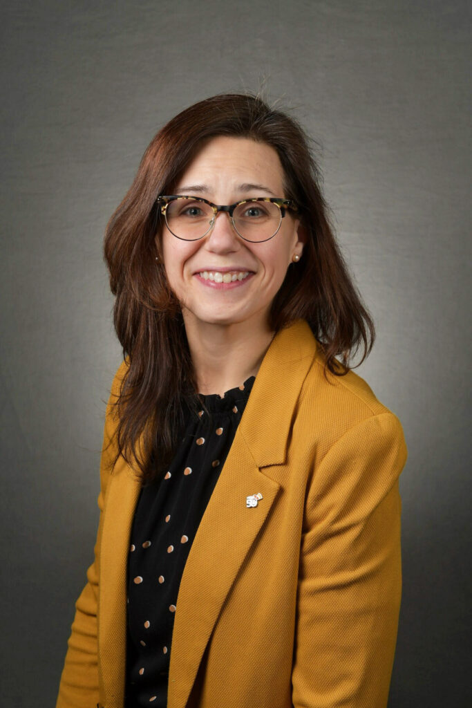 Beth Sheckler headshot